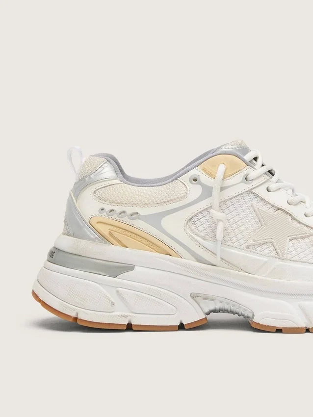 Damskie buty Lightstar z białej skóry i siateczki z gwiazdą w stylu „worn-white”