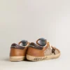 Męskie buty Super-Star LTD z beżowej wełny z brązową skórzaną gwiazdą i wstawkami w kolorze camelowym