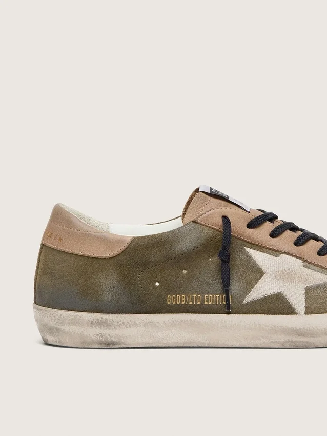 Męskie buty Super-Star LTD z oliwkowo-zielonego zamszu z kremową haftowaną gwiazdą