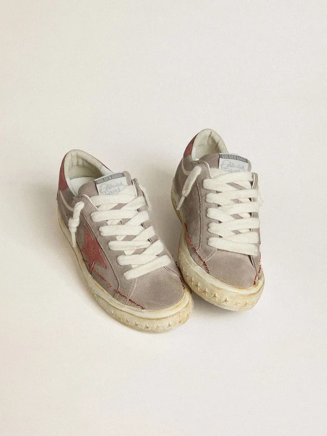 Męskie buty Super-Star LTD z szarego zamszu z czerwoną gwiazdą z woskowanego zamszu i naszywką na pięcie