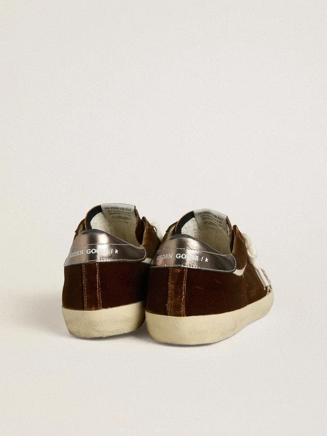 Męskie buty Super-Star z aksamitu w kolorze koniaku z metaliczną skórzaną gwiazdą i naszywką na pięcie