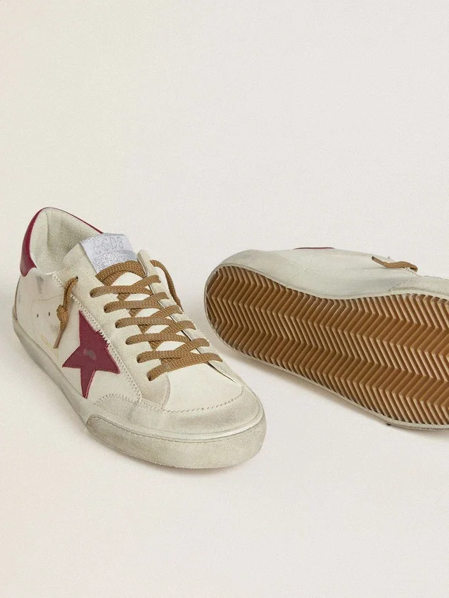 Męskie buty Super-Star z czerwoną skórzaną gwiazdą i beżowymi zamszowymi wstawkami
