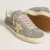 Męskie buty Super-Star z szarego zamszu ze złotą metaliczną skórzaną gwiazdą i wstawką na pięcie