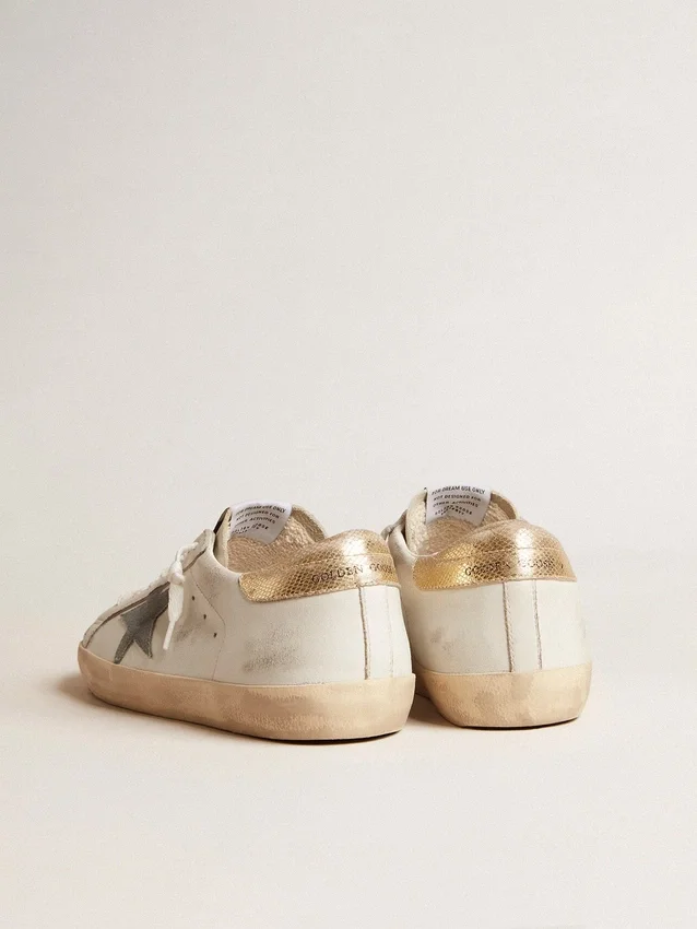 Męskie buty Super-Star z zamszową gwiazdą i platynową skórzaną wstawką na pięcie z nadrukiem wężowej skóry