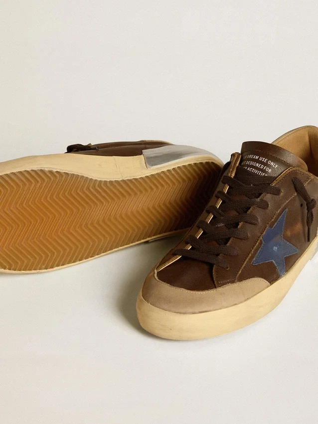 Męskie buty Super-Star ze skóry z niebieską skórzaną gwiazdą i beżową naszywką z nubuku na pięcie