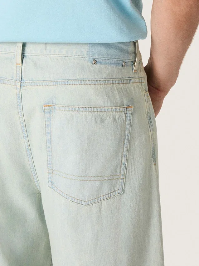 Męskie dżinsy z jasnoniebieskiego denimu