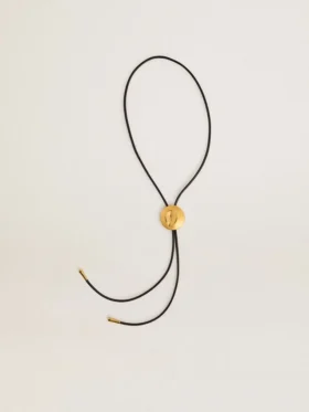 Naszyjnik typu bolo Jewelmates z czarnej skóry z detalami z metalu w kolorze antycznego złota