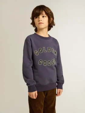 Niebiesko-fioletowa bluza z napisem „golden goose” z przodu