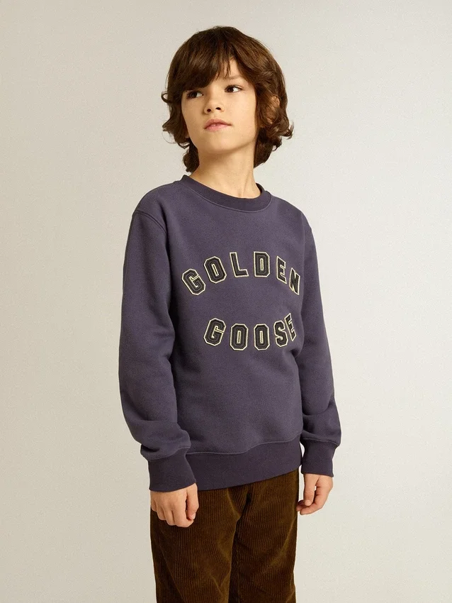 Niebiesko-fioletowa bluza z napisem „golden goose” z przodu