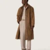 Płaszcz typu trench unisex z brązowego, woskowanego twillu z skórzanymi detalami