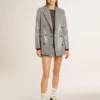 Skarpety w stylu „worn-white” z postarzanymi detalami i szałwiowo-zielonymi paskami