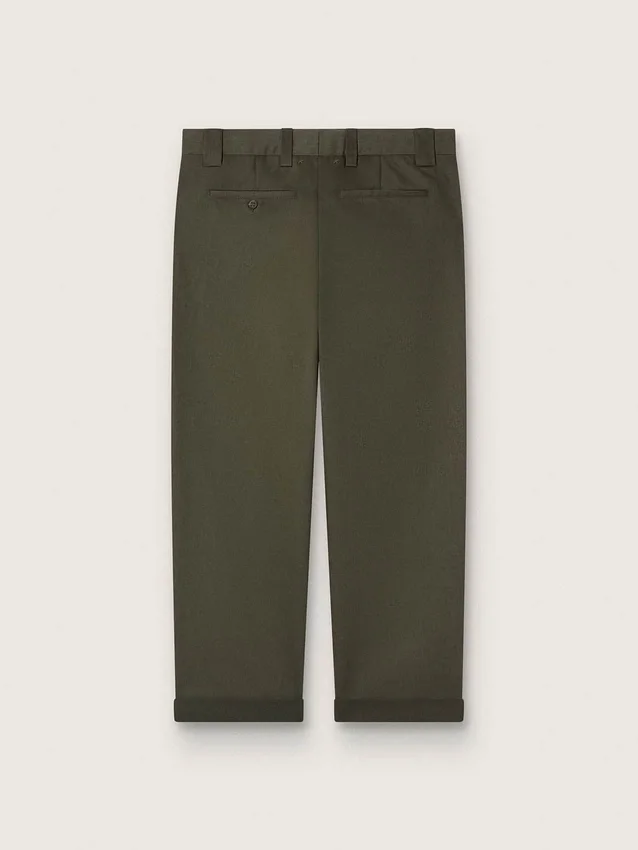 Spodnie chino w kolorze wojskowej zieleni z kolekcji Golden Collection