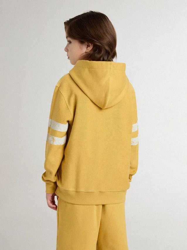 Żółta bluza dziecięca z nadrukiem w stylu vintage