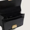 Torebka Venezia z czarnej skóry z wytłoczeniami i złotymi detalami