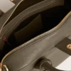 Torebka Vita z szałwiowo-zielonej skóry ze złotymi detalami
