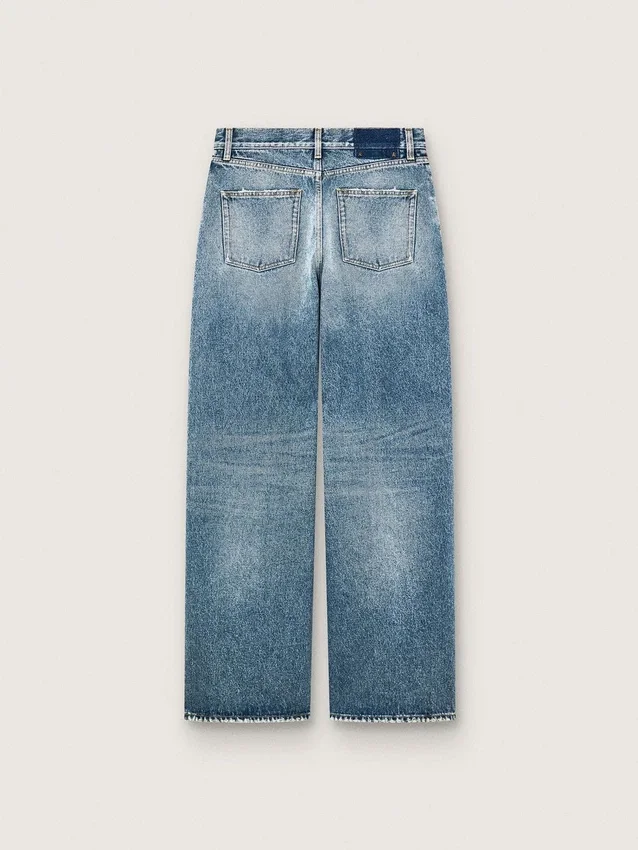 Złote damskie dżinsy typu boyfriend z jasnoniebieskiego denimu w stylu stone-washed